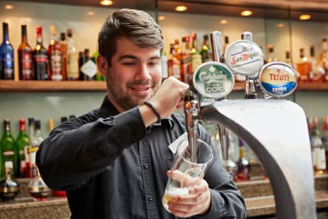 F & B Assistant - Live in
