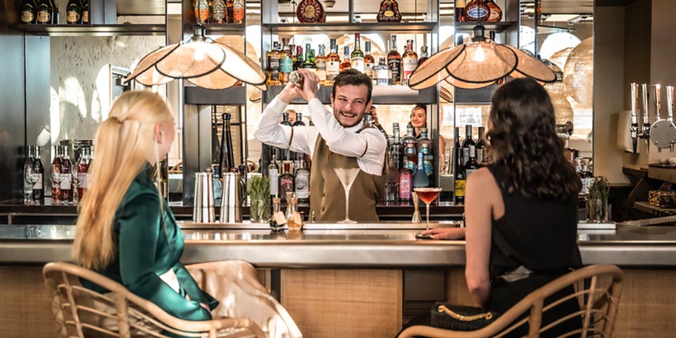 Assistant Bars Manager