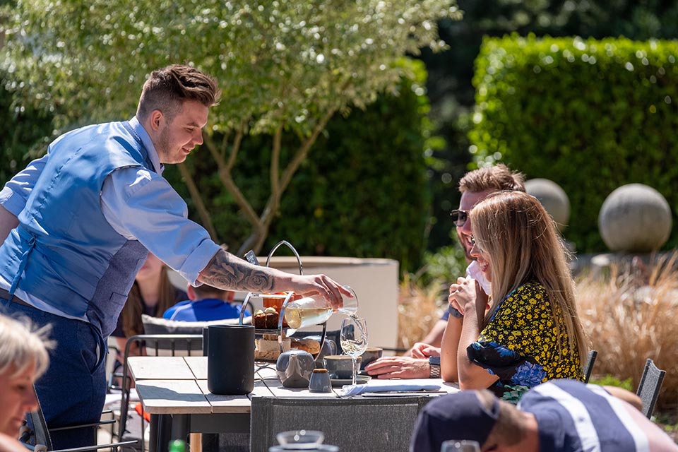 Food and Beverage Assistants