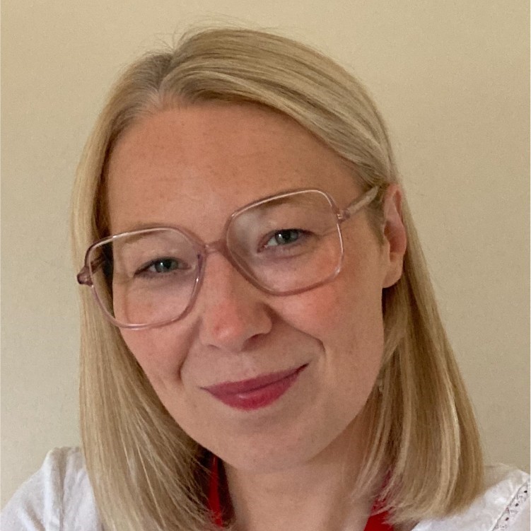 Suzanne Adams